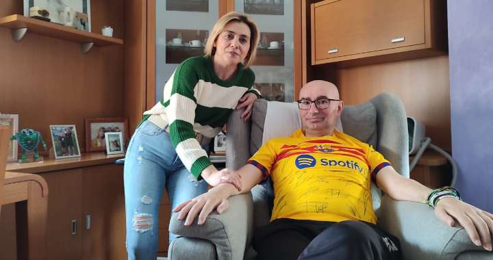 VÍDEO | Una salmantina pide “auxilio” para su marido enfermo de ELA