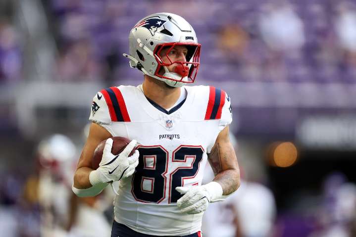 Patriots: Rookie tight end turned down multiple NFL teams to stay in New England