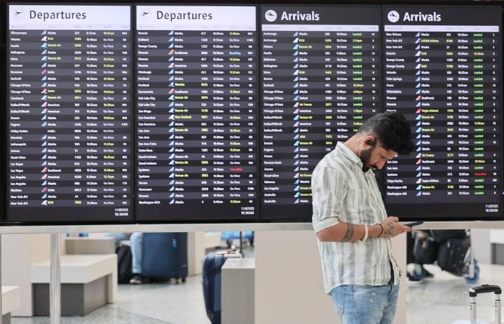 Sea-Tac Airport cancellations continue to rise Monday