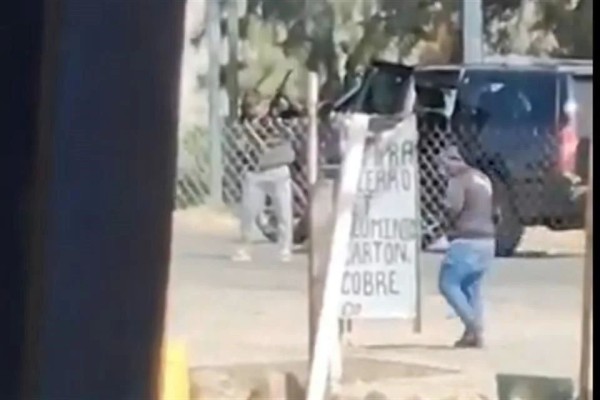 Provocan bloqueos y balaceras tras detención de 2 en Morelos