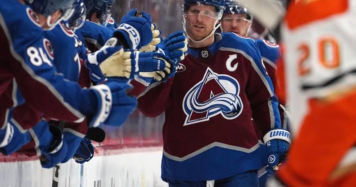 Landeskog scores first goal of season in Avalanche's 4
