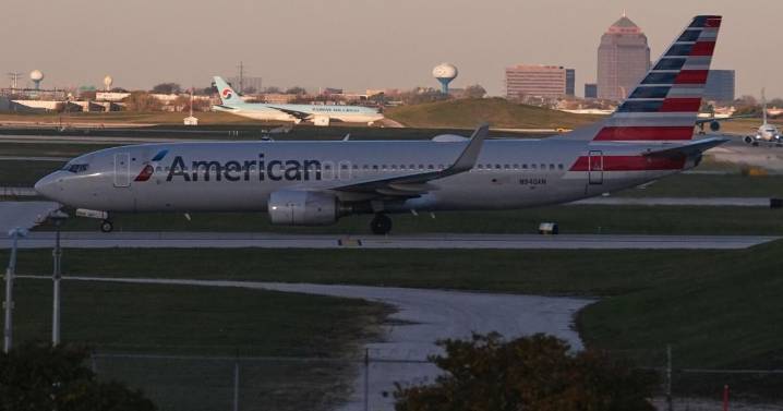 Indianapolis, Chicago, Detroit among airports that will reduce flights over shutdown