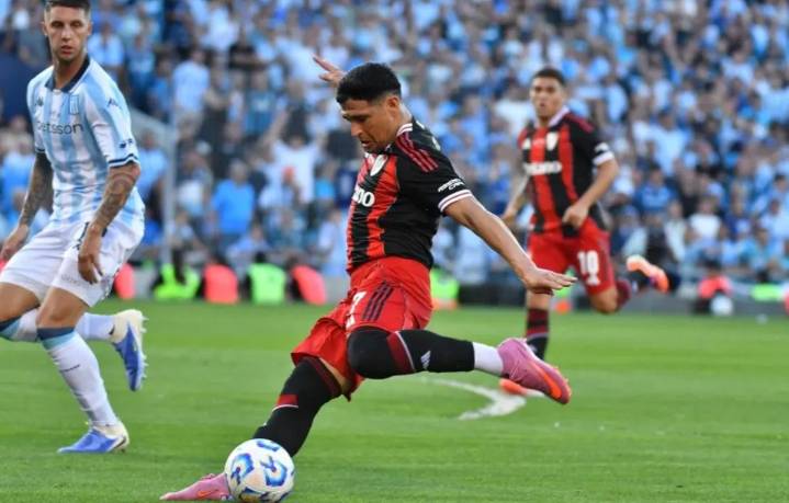 Racing y River se miden por los octavos del Clausura: formaciones, hora y TV