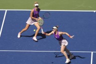 Dabrowski, Routliffe fall to Siniakova and Townsend at WTA Finals