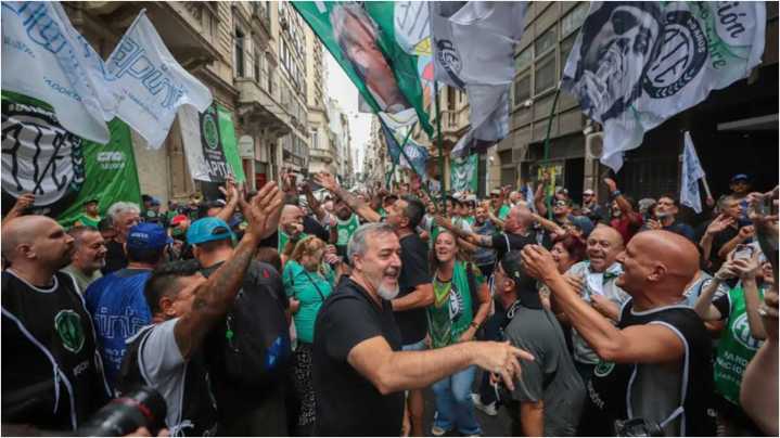 Con más de 90% de acatamiento, comenzó el paro contra la reforma laboral de Milei