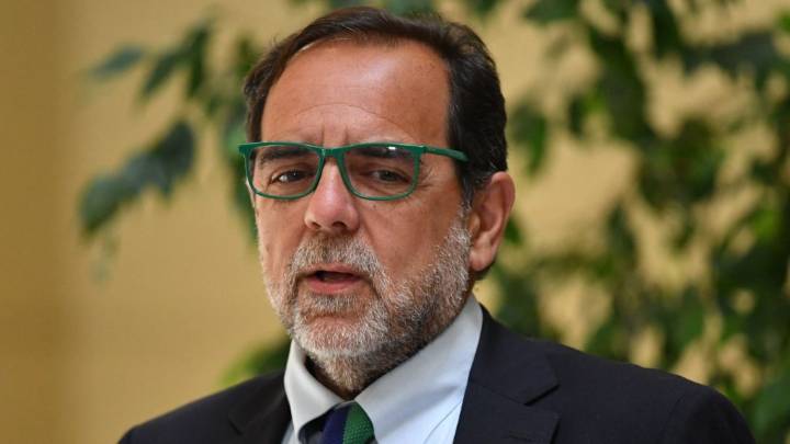 Mulet acusa posible conflicto de interés de Pardow: su pareja integra estudio jurídico que defiende a Transelec