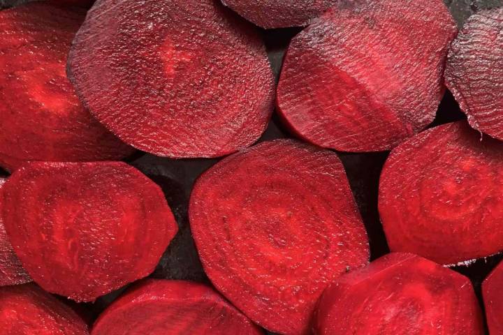 6 Side Effects of Eating Raw Beets