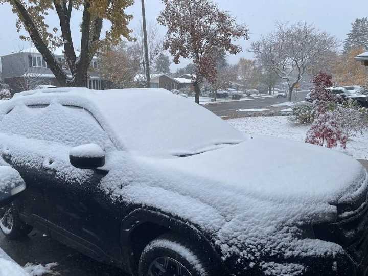 Major snowfall leads to hundreds of crashes on Toronto