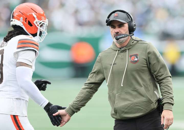 “Who could win with this QB situation?”: Browns insider defends Kevin Stefanski amid quarterback issues