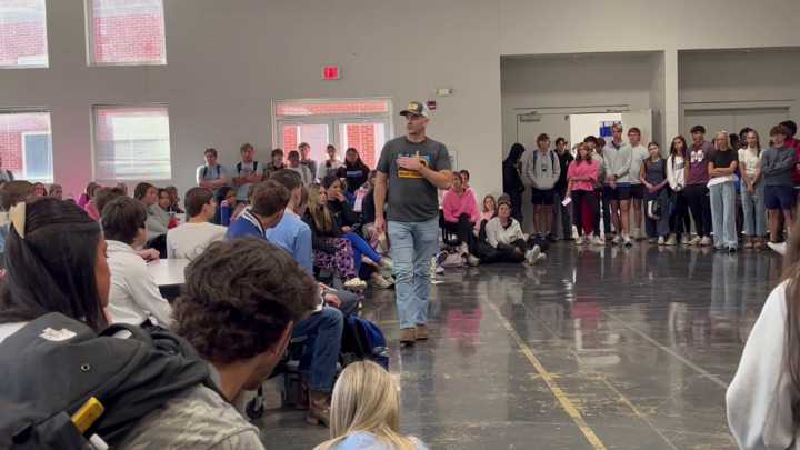 Area high school students showing up for FCA ‘Huddles’ in big numbers