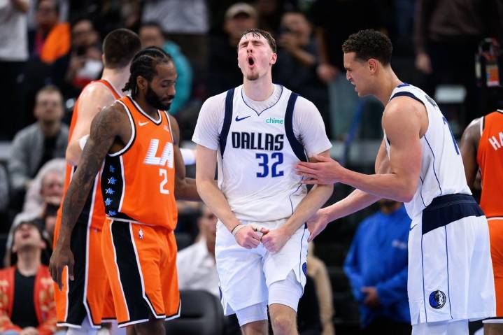 Flagg scores season-high 35 and Thompson rallies Mavericks past Clippers 114