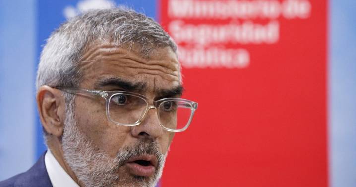 Cordero apunta que decisión de Perú no es una medida dirigida exclusivamente a Chile y descarta alza en egresos irregulares