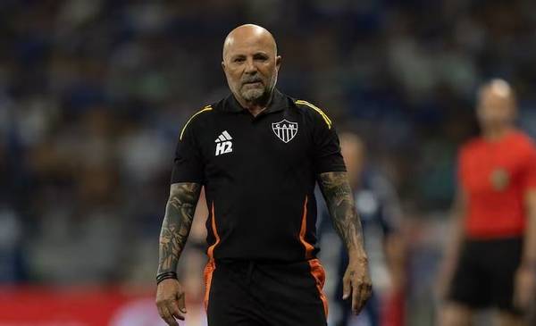 La estrategia que Sampaoli quiso copiar de Luis Enrique ante Lanús
