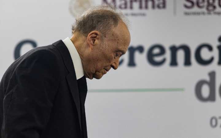 Gertz Manero renuncia a la FGR