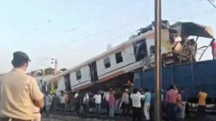 Colisión de dos trenes en India deja 11 muertos y al menos 20 heridos