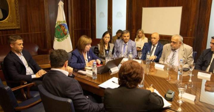 ¿Por qué Bullrich elige el despacho de una senadora puntana para sus reuniones?