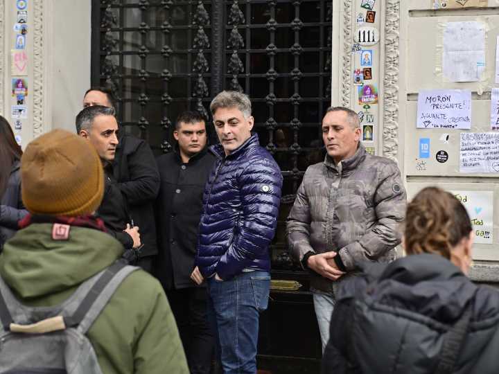 La custodia de Cristina vigila sus dos casas "vacías" en el Sur pese a que ella sigue presa en Constitución