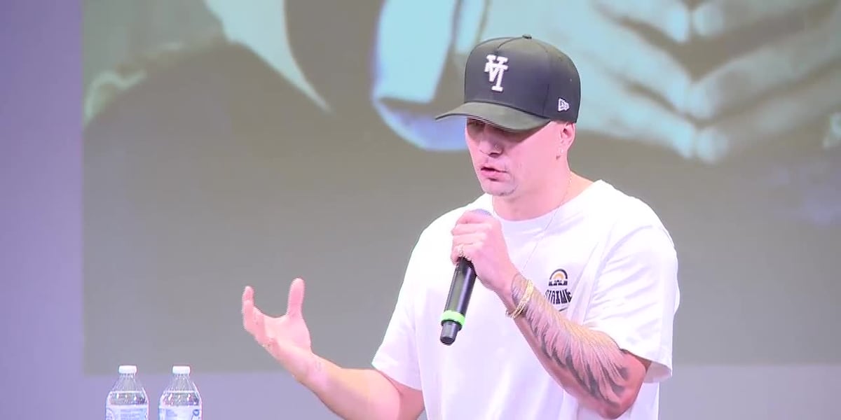 ‘Hamilton’ star makes stop at Bristol school