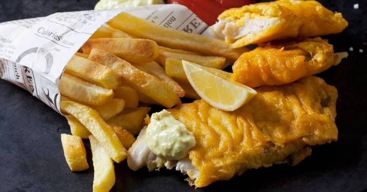 Man orders from chippy and is floored by price for delivery