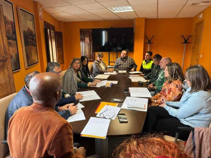 Alcaudete coordina la apertura del albergue de temporeros y activa los servicios municipales