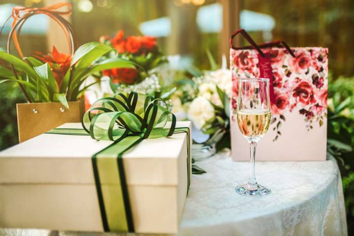 Bride Received No Wedding Cash or Gifts from Husband's 'Wealthy' Family