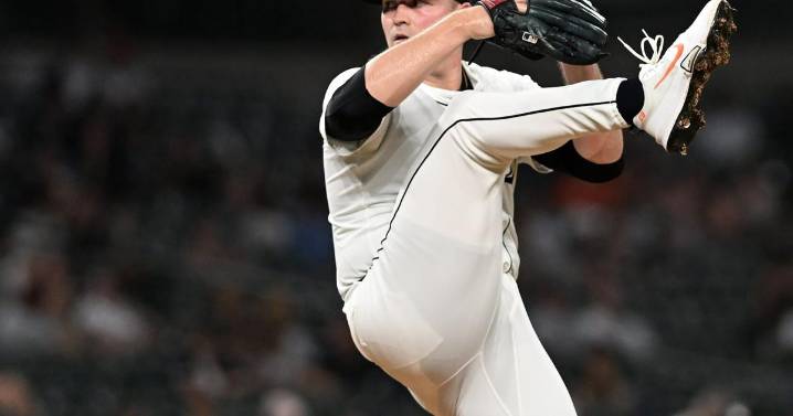 Tigers ace Tarik Skubal becomes the 12th pitcher to win consecutive Cy Young Awards