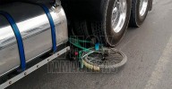 Ciclista sufre fractura expuesta tras ser arrastrado por un tráiler en Nuevo Laredo