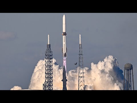 Blue Origin launches New Glenn rocket with NASA