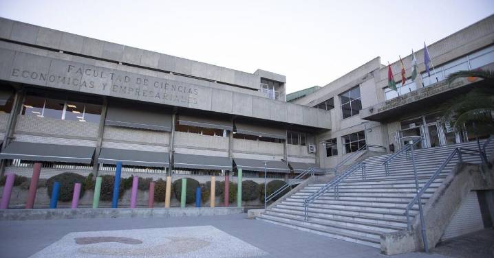 Ciencias Económicas y Empresariales de  la Universidad de Granada romperá con el modelo de clase tradicional con una hiperaula