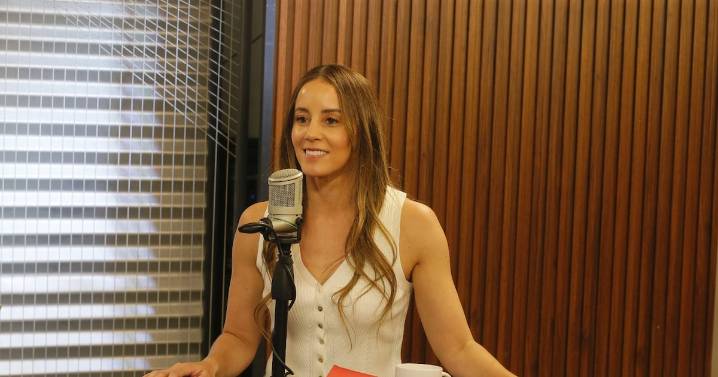 Vocera de Kast cuestiona las críticas al candidato por no presentarse a debates: “Es un estado de desesperación de Jara”