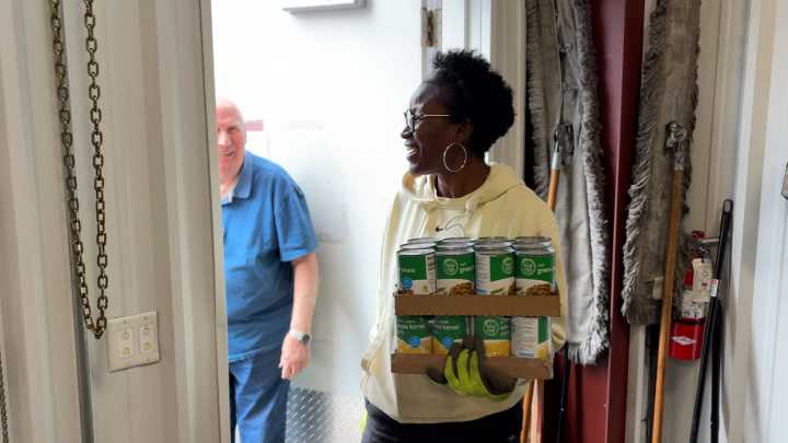 Communities step up as food pantries face surge in demand during government shutdown