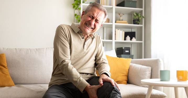 'Call 111' if you spot this dangerous symptom in just one leg