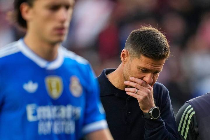 "Xabi Alonso está a un paso, si no ha ocurrido ya, de que el equipo se le vaya de las manos"