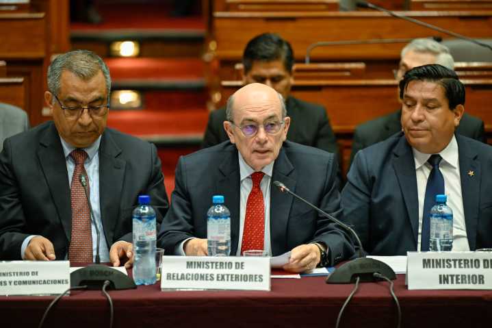 Canciller Hugo de Zela se reunirá con su homólogo chileno Alberto van Klaveren para coordinar comité binacional de migración en Tacna