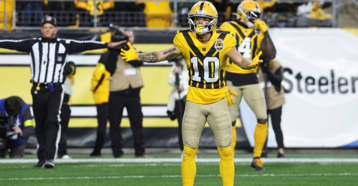 Mike Tomlin calls out ‘boneheaded’ play by Steelers WR