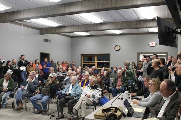 Residents oppose rezoning of golf course, Jackson hits the polls: Jackson headlines Oct. 31