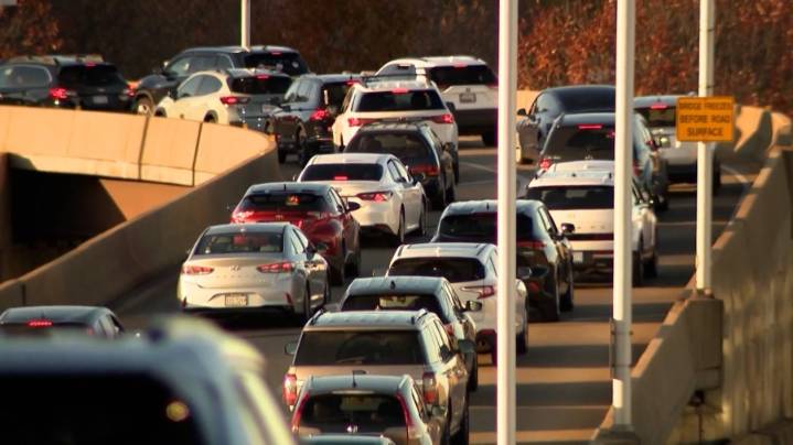 Tips for traveling over the Thanksgiving holiday