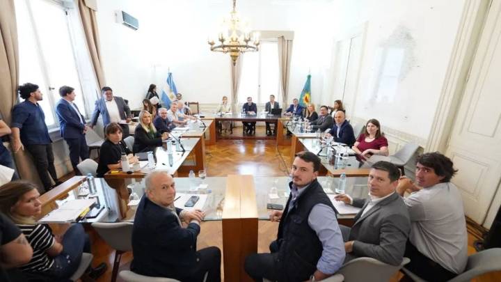 La Cámpora y el FR le votaron el Presupuesto a Kicillof, pero pospusieron el endenudamiento