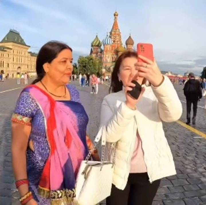 'Padharo Mhare Desh' moment! Rajasthani mom becomes Russia's favourite celebrity
