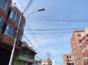 Voz Comunitaria | Vecinos de la calle Ricaurte piden mejoras en alumbrado público y reubicación de vendedores