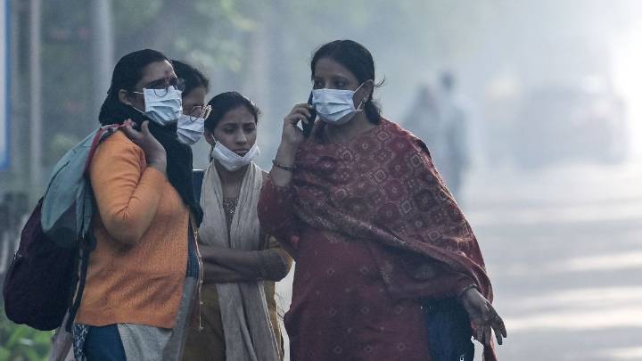 'Red zone' alert: Delhi suffocates as AQI crosses 400 in several areas; Wazirpur, Bawana among worst hit