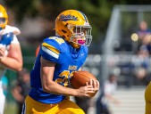 Middletown’s rushing game and timely late turnover seal D3