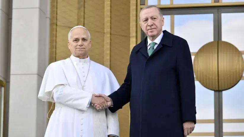 El papa León XIV invoca "abundancia de paz y prosperidad" para Turquía en su primer viaje al extranjero