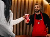 Llegó el Starbucks Red Cup Day 2025: aquí te decimos cómo puedes conseguir uno gratis antes de que se acaben