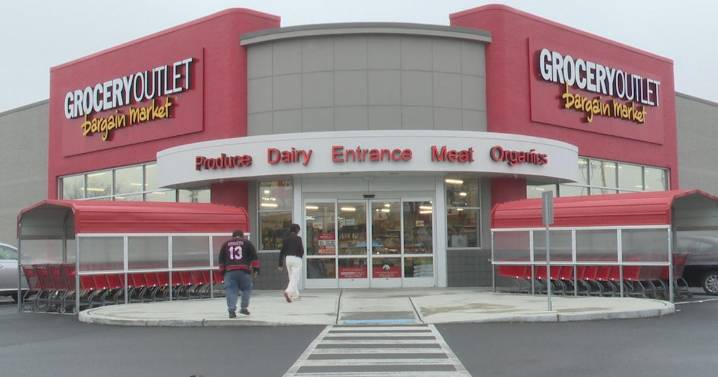 Amid rising turkey prices, New Jersey store owner helps families afford Thanksgiving essentials