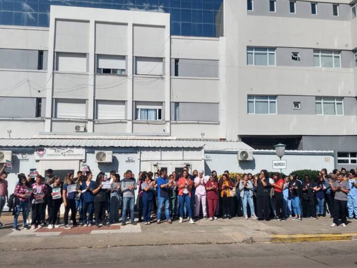 Trabajadores del Hospital Italiano de Bahía Blanca hacen paro por tiempo indeterminado