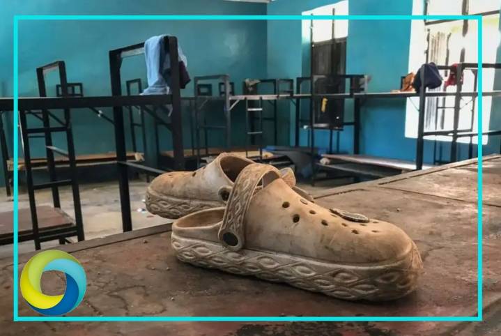 Escapan 50 de los más de 300 alumnos secuestrados de internado de Nigeria