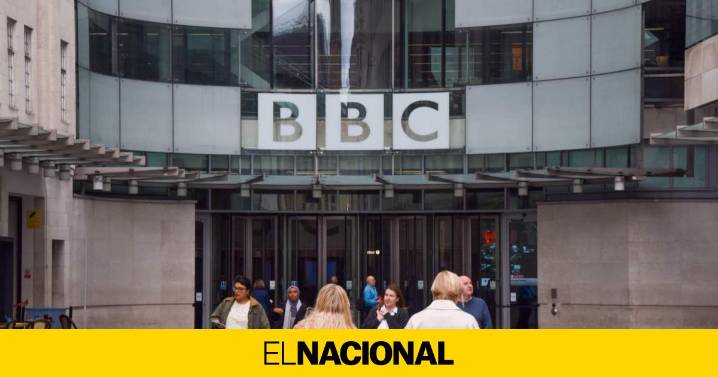 Dimite el director de la BBC tras las acusaciones de sesgos contra Trump en un documental