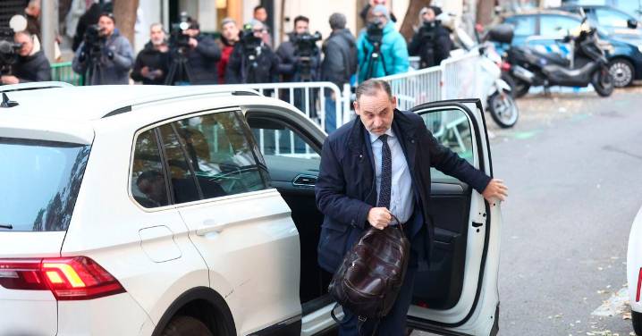 Ábalos, el primer diputado en activo que entra en prisión