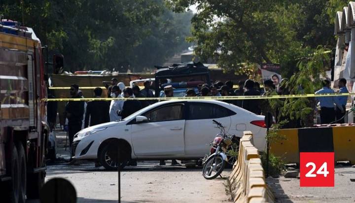 Atentado suicida en Pakistán dejó al menos 12 muertos y 27 heridos